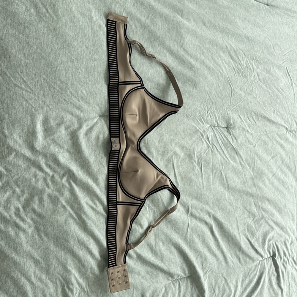 Alo Yoga Tab Workout Set. Never Worn - Picture 2 of 10